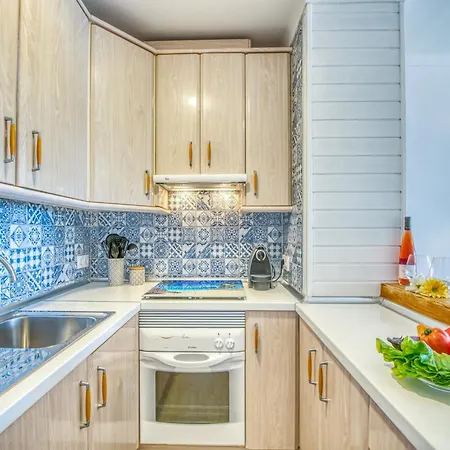 Apartment, Near Apartment
